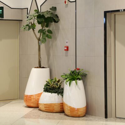 1 Creative wood-grain fiberglass planter set with unique shapes for shopping malls
