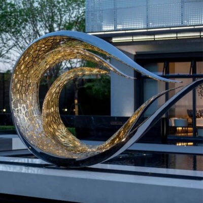 05 Custom-shaped mirror-finish stainless steel water feature sculpture