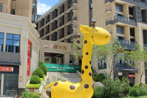 What Is the MOQ for Custom FRP Sculptures? Do You Accept Small & Sample Orders?