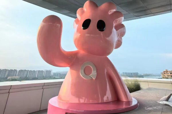 Why Fiberglass Sculptures Must Be Packed in Export-Grade Wooden Crates